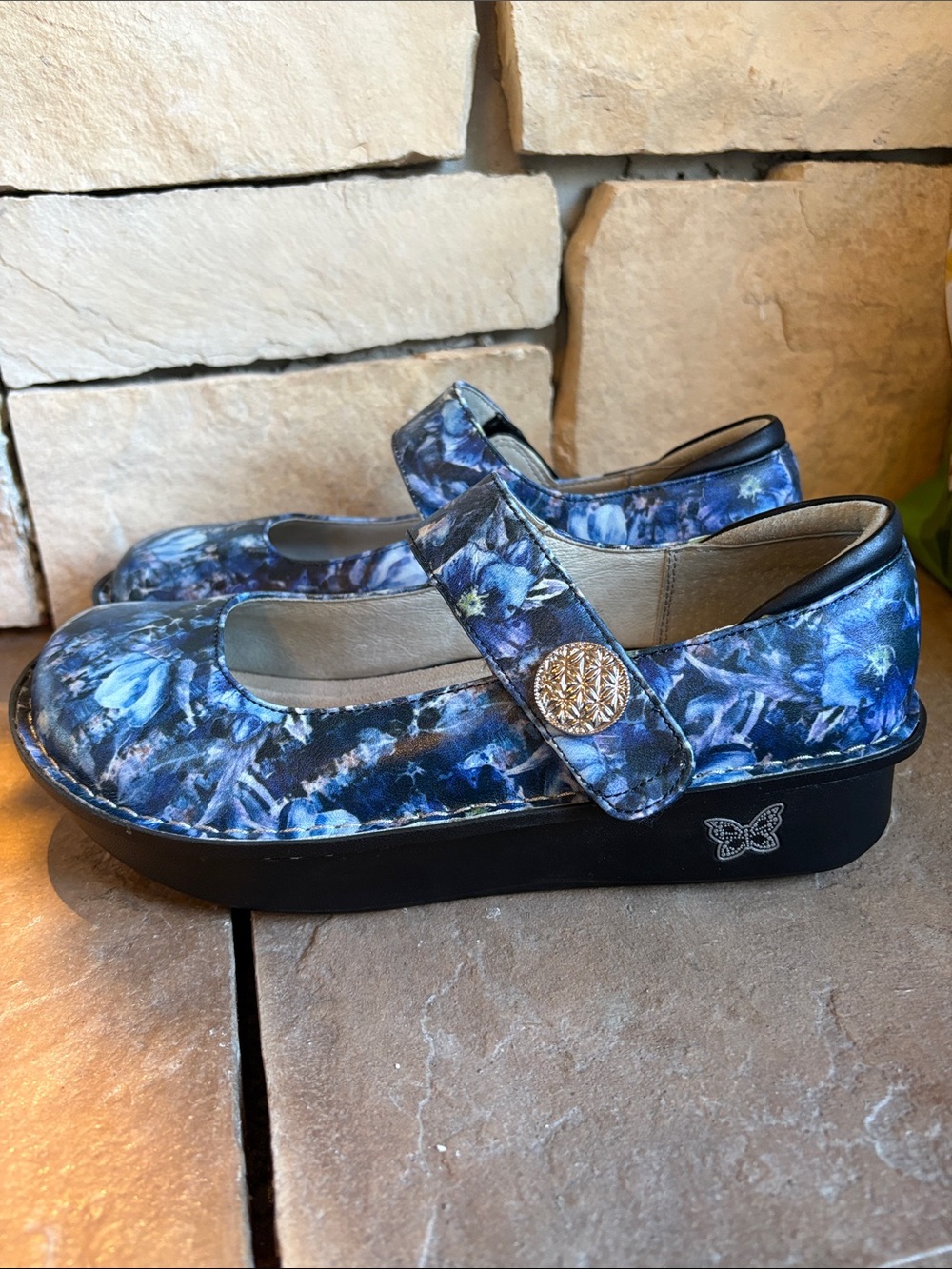 Alegria Women’s Blue Floral Mary Jane Shoe (size 39)